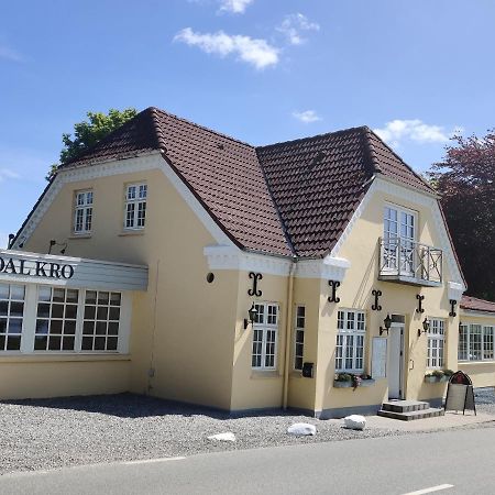Skovdal Kro Jelling Bagian luar foto